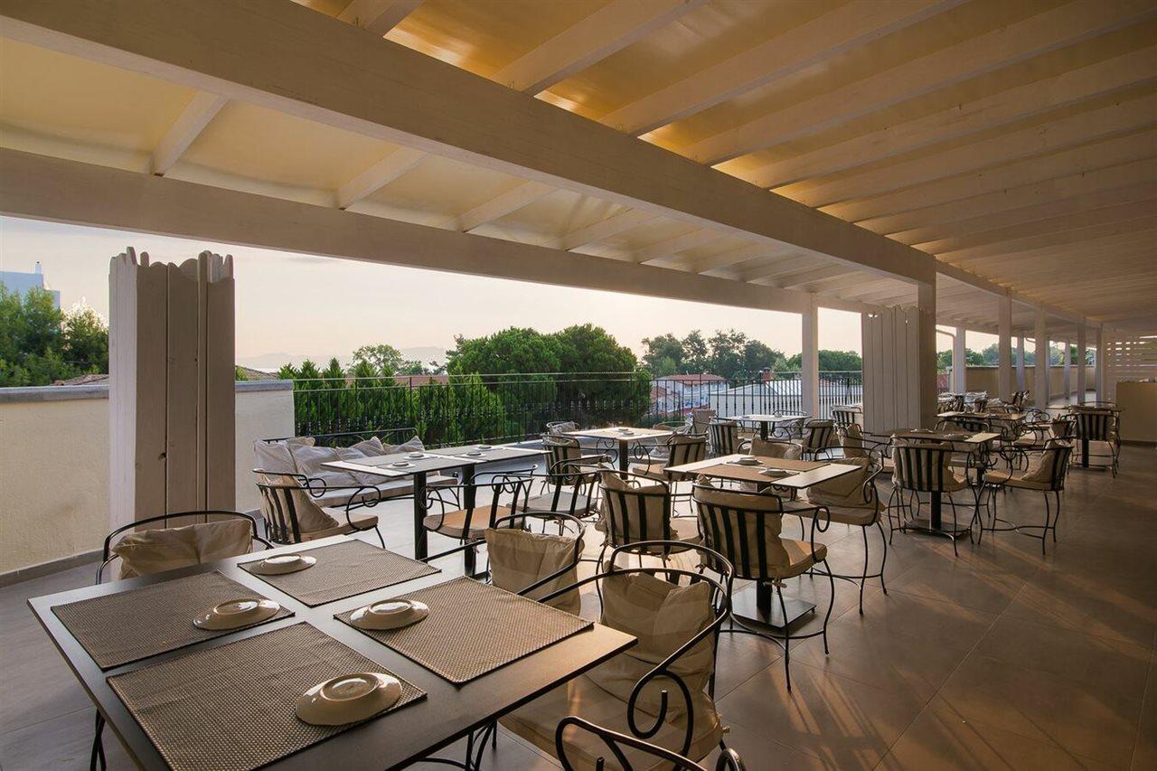 Neikos Mediterraneo Luxury Suites Hanioti Zewnętrze zdjęcie