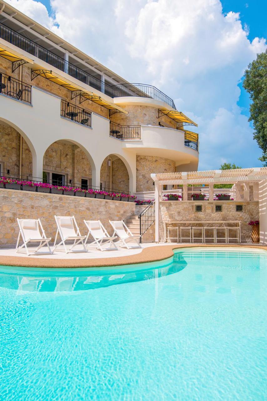 Neikos Mediterraneo Luxury Suites Hanioti Zewnętrze zdjęcie