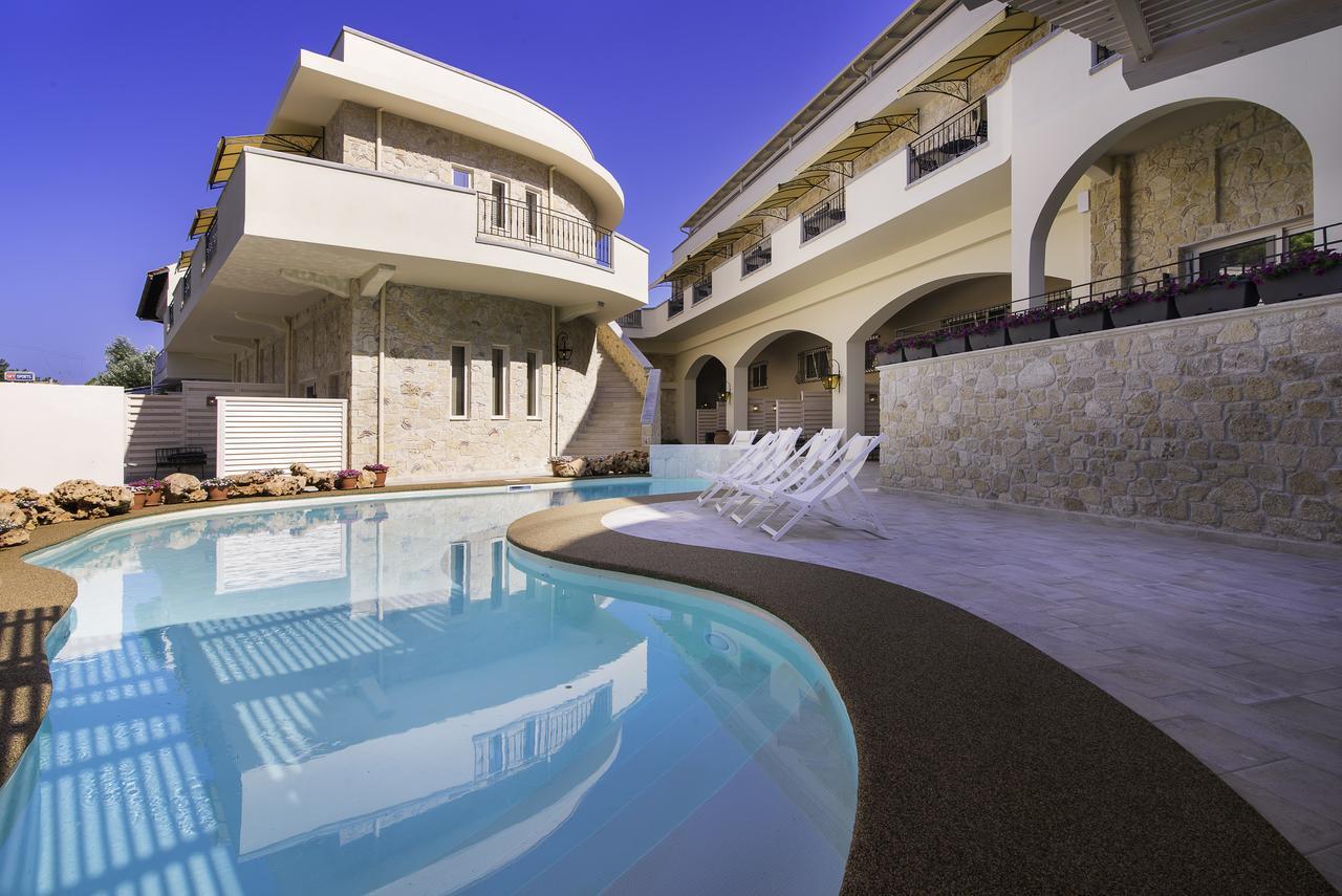 Neikos Mediterraneo Luxury Suites Hanioti Zewnętrze zdjęcie