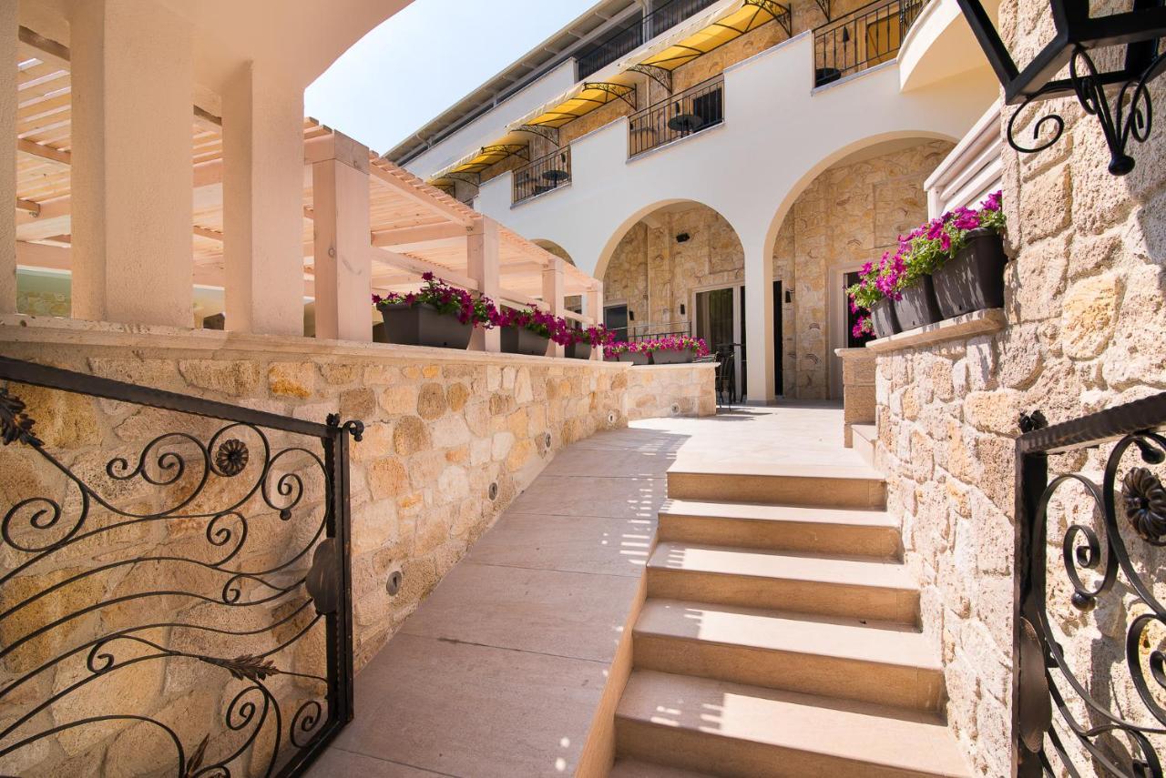 Neikos Mediterraneo Luxury Suites Hanioti Zewnętrze zdjęcie